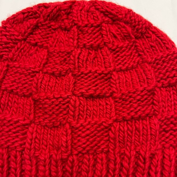 BOTTEGA VENETA RED WOOL BEANIE - Picture 7 of 13